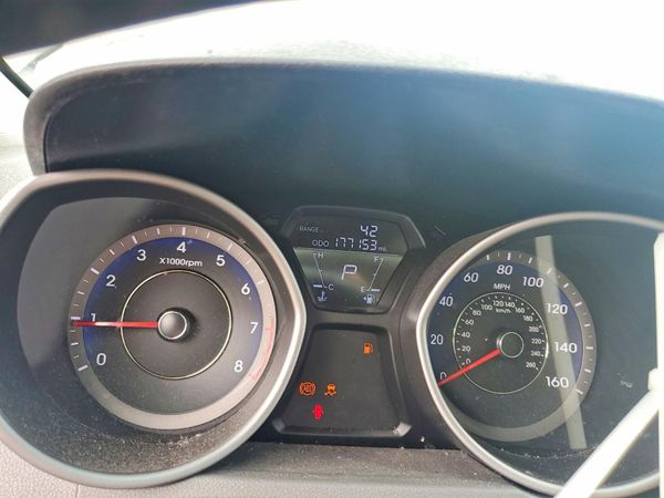 2013 HYUNDAI ELANTRA