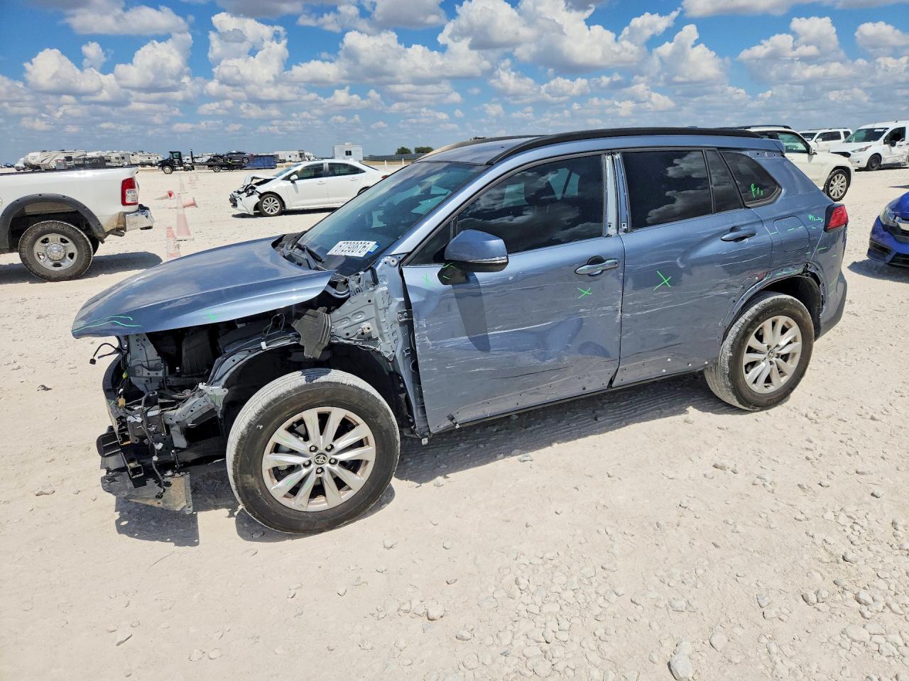 2024 TOYOTA COROLLA CROSS LE