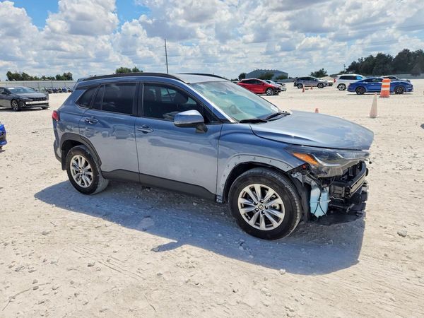 2024 TOYOTA COROLLA CROSS LE