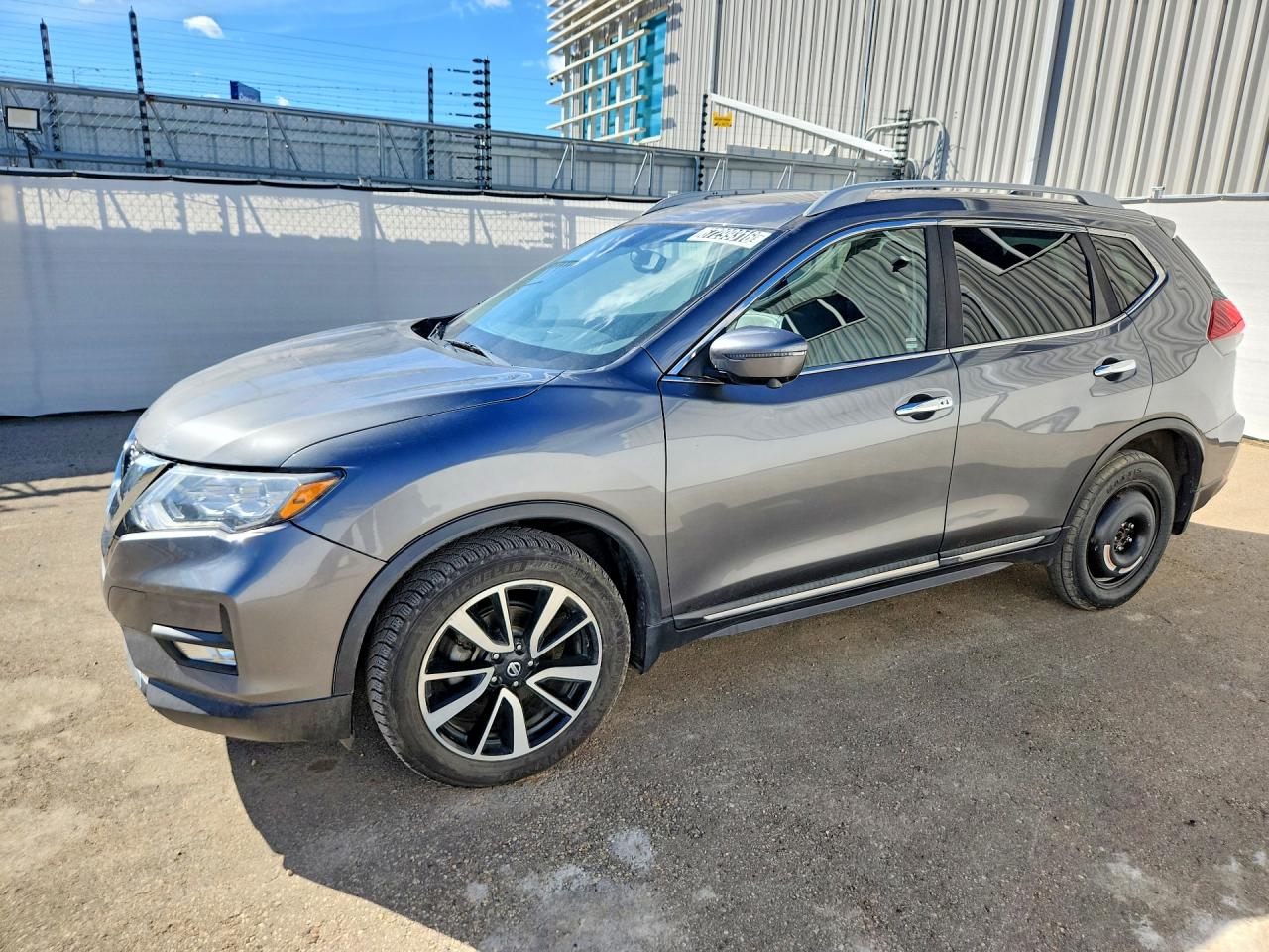 2019 NISSAN ROGUE — Front 3/4