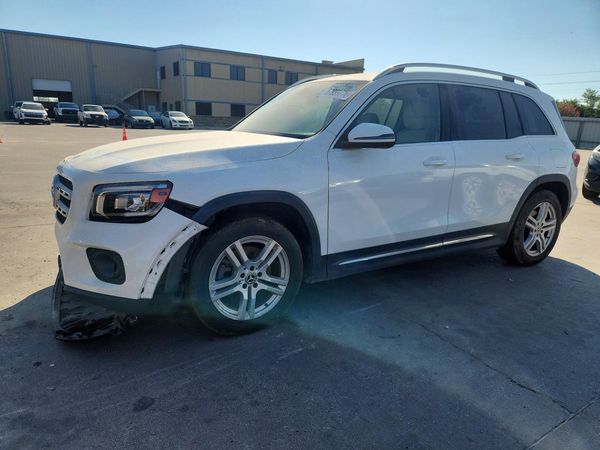 2020 MERCEDES-BENZ GLB-CLASS — Front 3/4