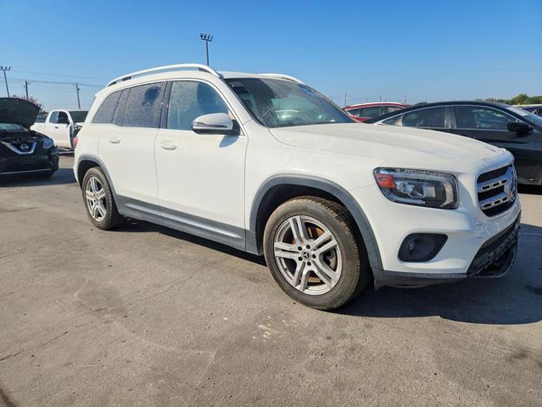 2020 MERCEDES-BENZ GLB-CLASS — Passenger 3/4