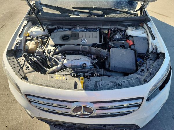 2020 MERCEDES-BENZ GLB-CLASS — Engine bay