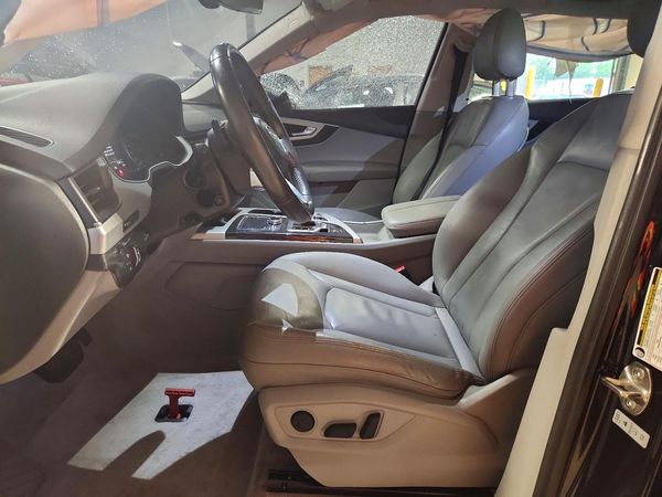2019 AUDI Q7 — DENT