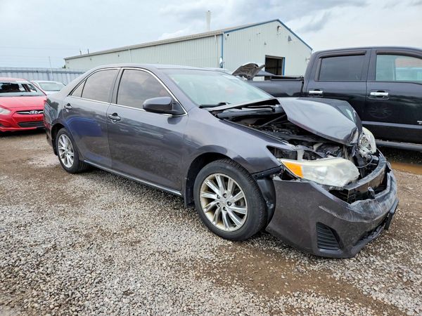 2014 TOYOTA CAMRY