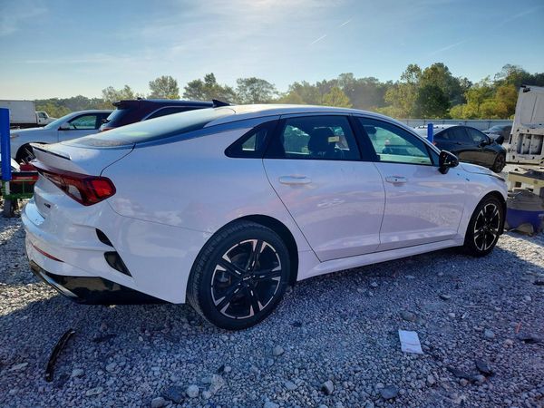 2022 KIA K5