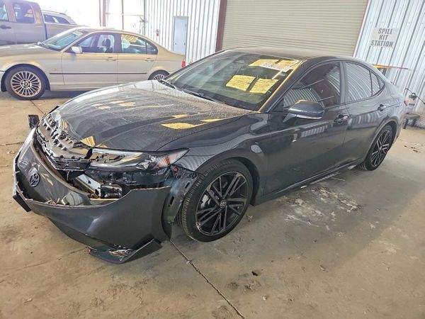 2025 TOYOTA CAMRY