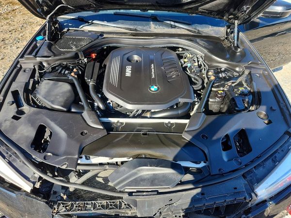 2017 BMW 5 SERIES xDrive — Engine bay
