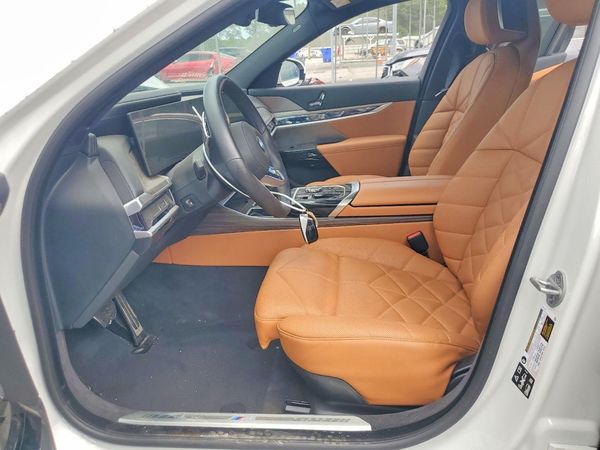 2025 BMW 740 xDrive