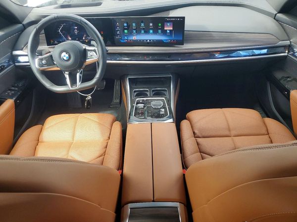 2025 BMW 740 xDrive