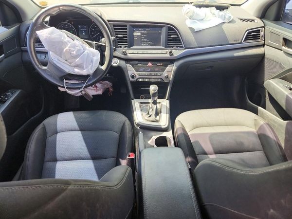 2017 HYUNDAI ELANTRA