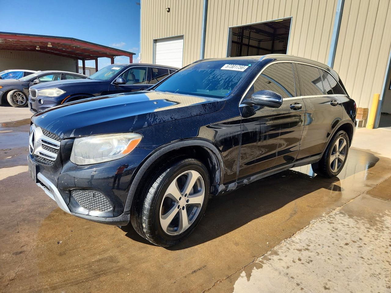 2017 MERCEDES-BENZ GLC-CLASS GLC300 — Front 3/4