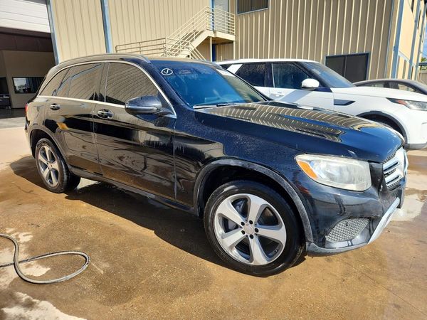 2017 MERCEDES-BENZ GLC-CLASS GLC300 — Passenger 3/4