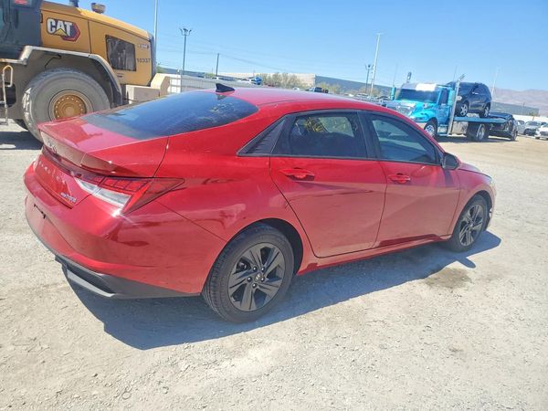 2022 HYUNDAI ELANTRA