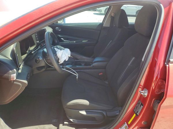 2022 HYUNDAI ELANTRA