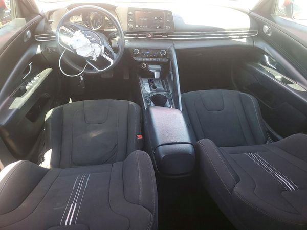 2022 HYUNDAI ELANTRA
