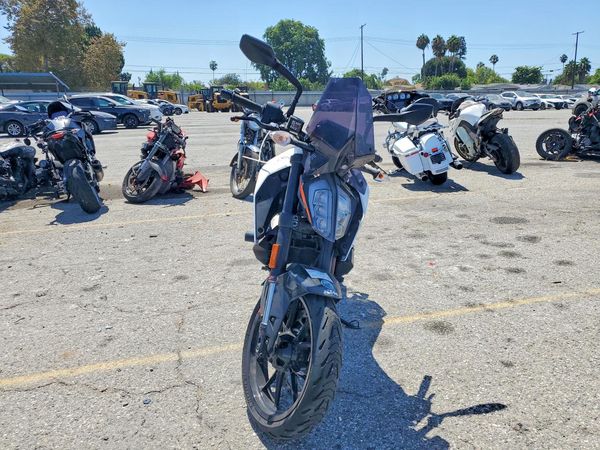 2021 KTM 390