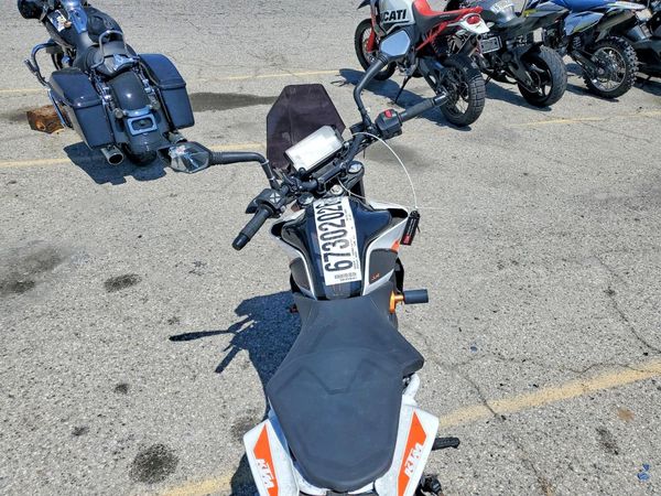 2021 KTM 390