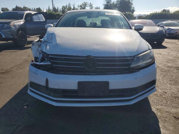 2017 VOLKSWAGEN JETTA SE