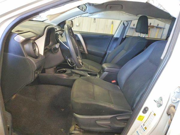 2018 TOYOTA RAV4 LE — DENT