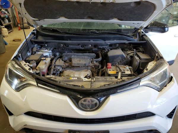2018 TOYOTA RAV4 LE — Engine bay