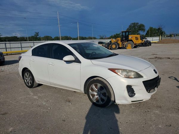 2013 MAZDA 3
