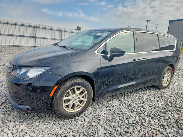 2022 CHRYSLER VOYAGER