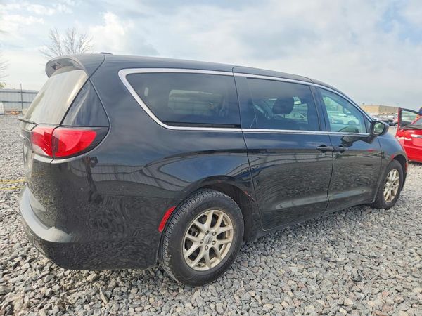 2022 CHRYSLER VOYAGER