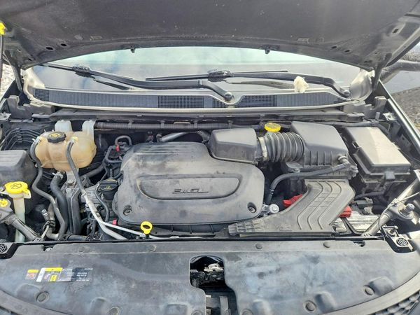 2022 CHRYSLER VOYAGER