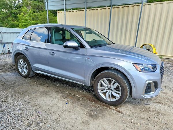 2022 AUDI Q5 S Line quattro Premium