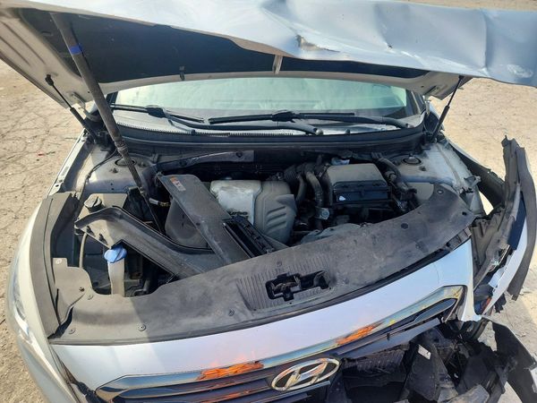 2015 HYUNDAI SONATA SE, ECO — Engine bay