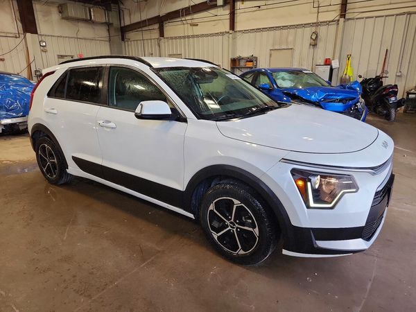 2023 KIA NIRO EX