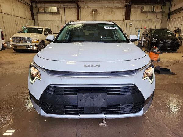 2023 KIA NIRO EX