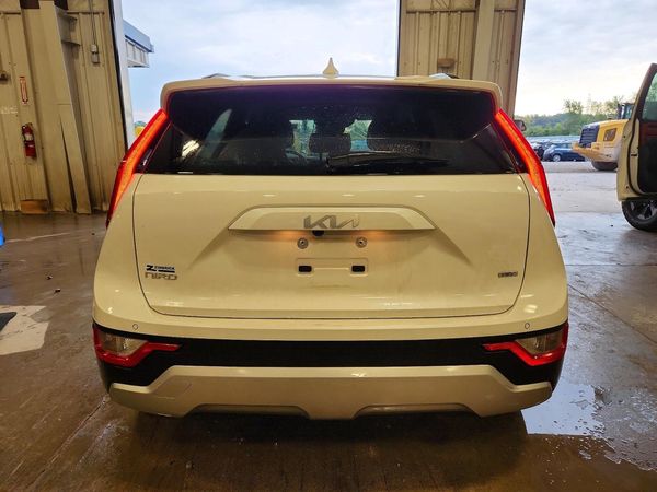2023 KIA NIRO EX