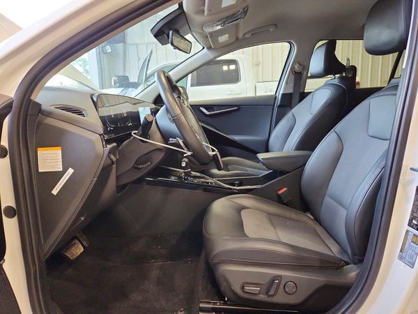 2023 KIA NIRO EX