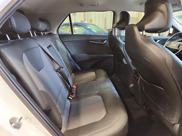 2023 KIA NIRO EX