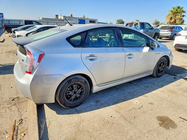 2015 TOYOTA PRIUS