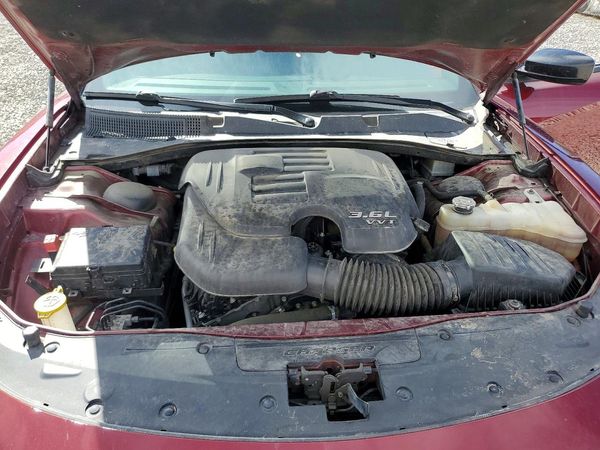 2020 DODGE CHARGER SXT — Engine bay