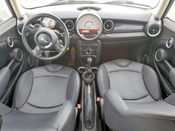 2013 MINI COOPER