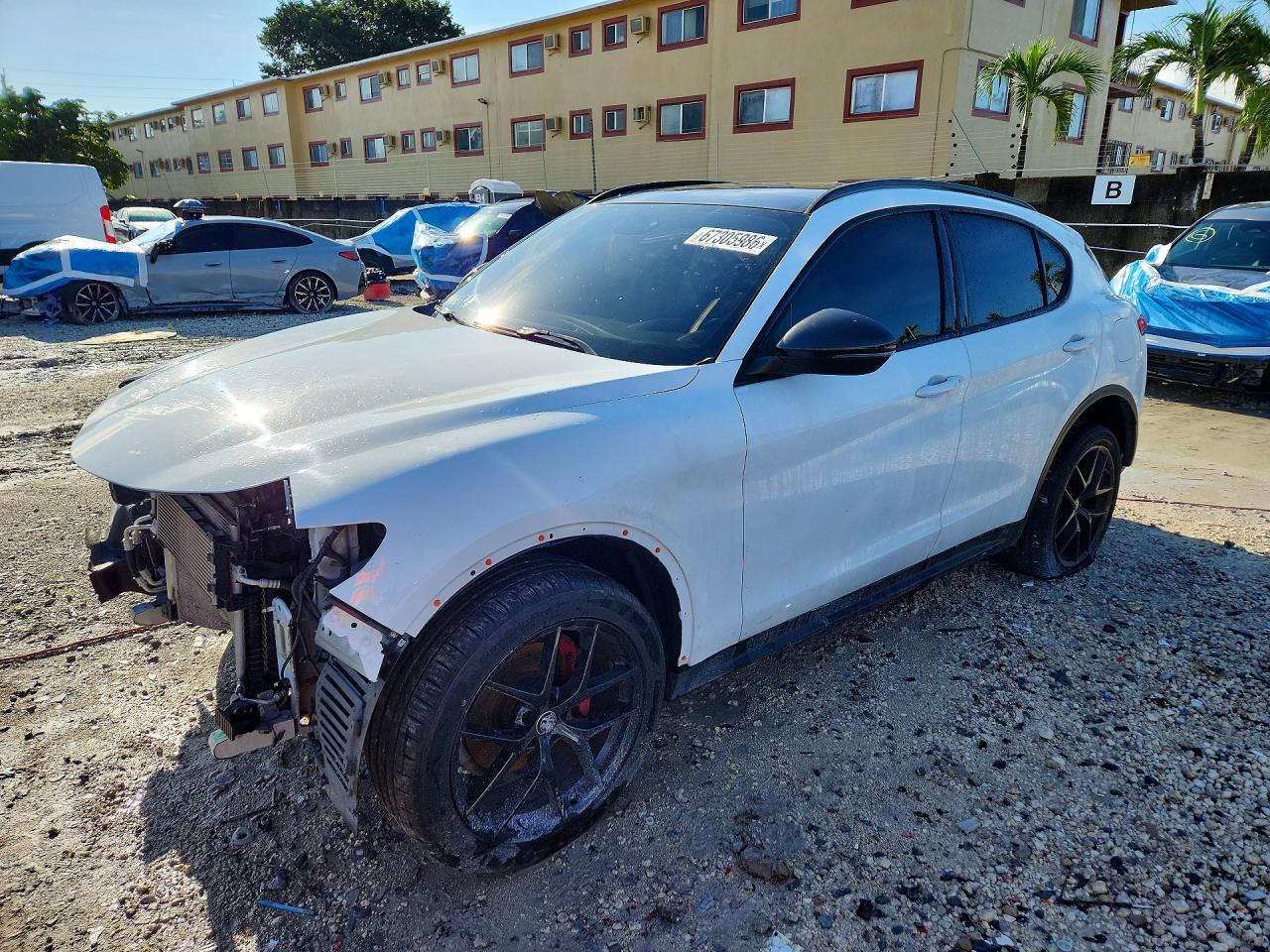 2019 ALFA ROMEO STELVIO RWD — Front 3/4