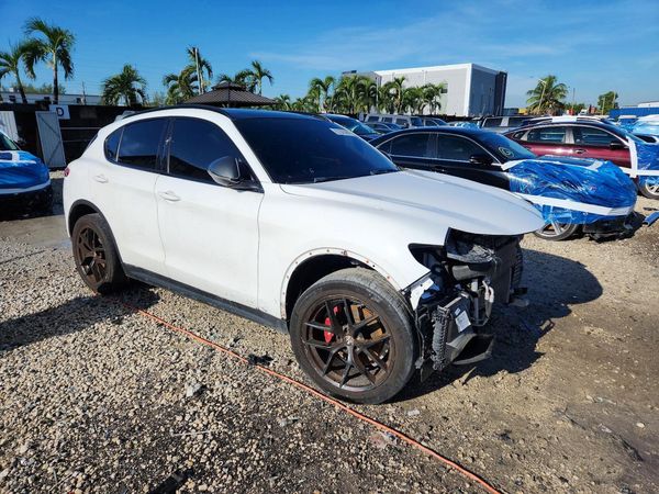 2019 ALFA ROMEO STELVIO RWD — Passenger 3/4