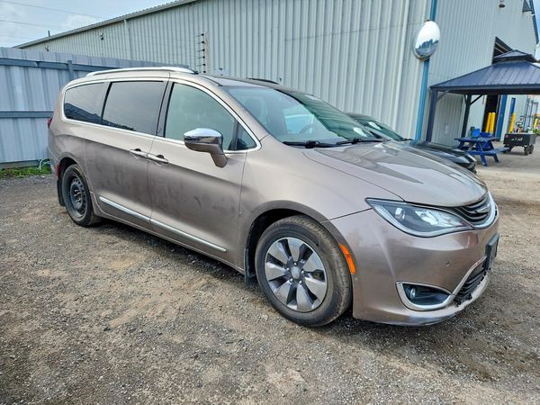 2018 CHRYSLER PACIFICA Limited