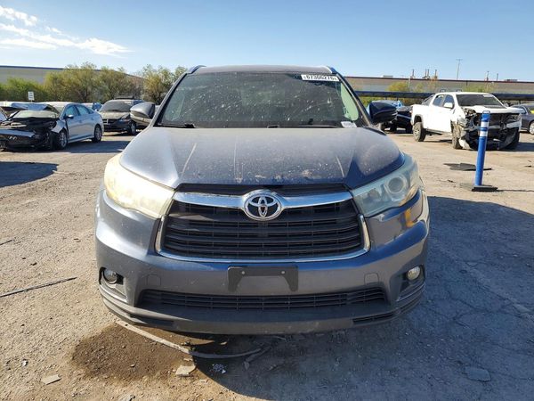 2016 TOYOTA HIGHLANDER