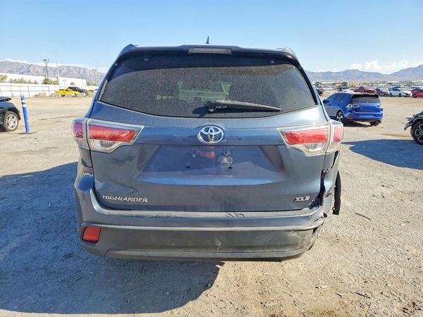 2016 TOYOTA HIGHLANDER
