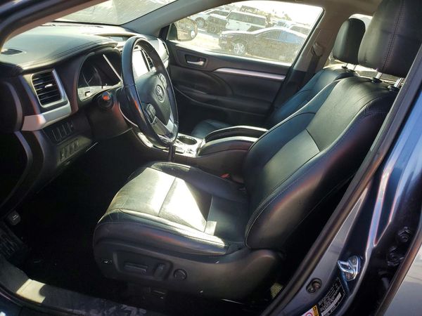 2016 TOYOTA HIGHLANDER