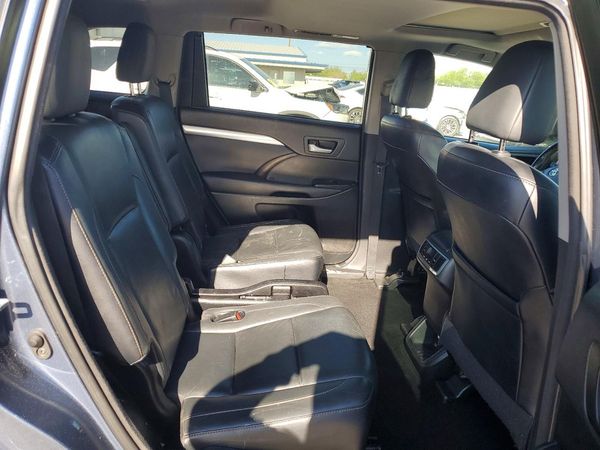 2016 TOYOTA HIGHLANDER
