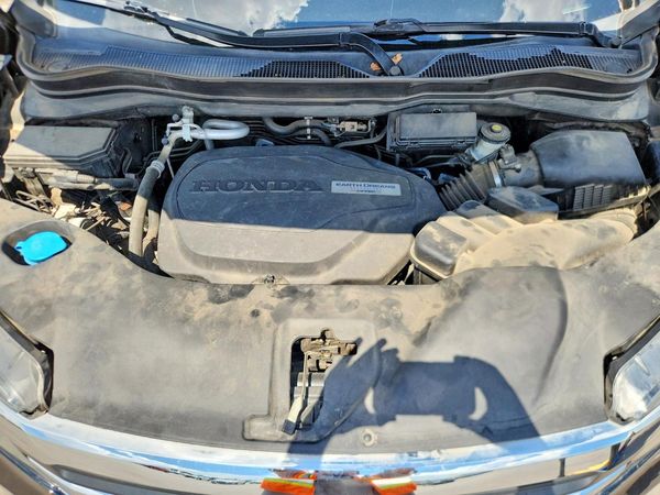 2018 HONDA PILOT EXL-R — Engine bay