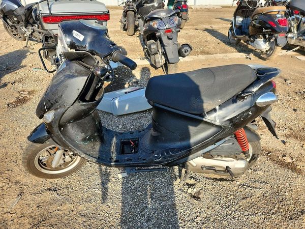 2023 GENUINE SCOOTER CO. SCOOTER