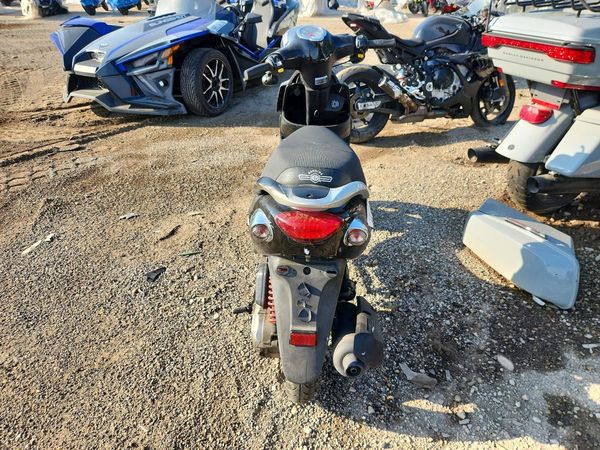 2023 GENUINE SCOOTER CO. SCOOTER