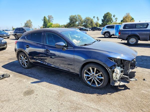 2018 MAZDA 3
